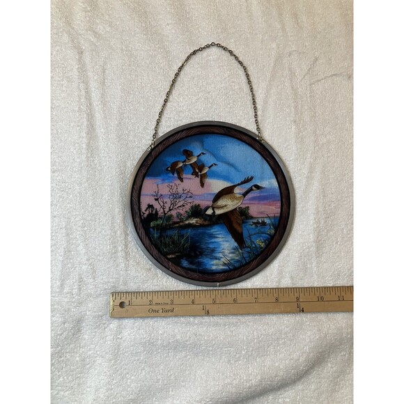 Vintage Stained Glass Geese Outdoor Wildlife Birds Round Window Sun-Catcher - Picture 3 of 3